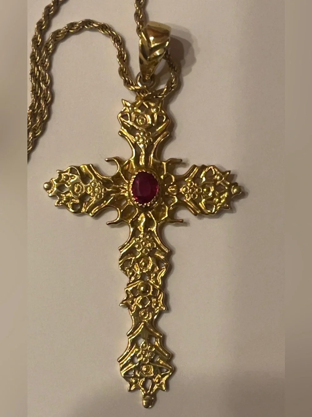 18 karat chain with a cross pendant